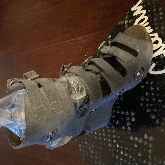 Womens studded, Pure Suede, RightSide Buckle Shoe, size 7.5 Sam Edelman - Picture 10 of 12